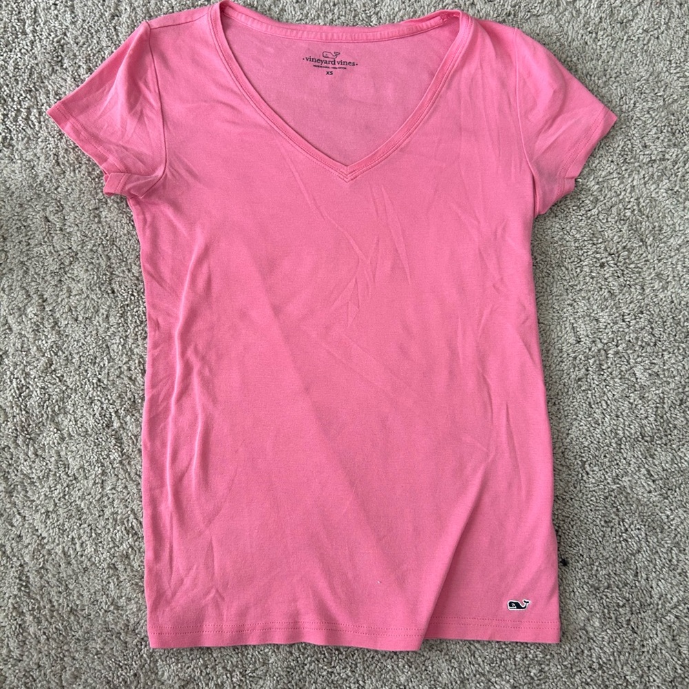 Vineyard vines, cotton V-neck pink Tee size extra small